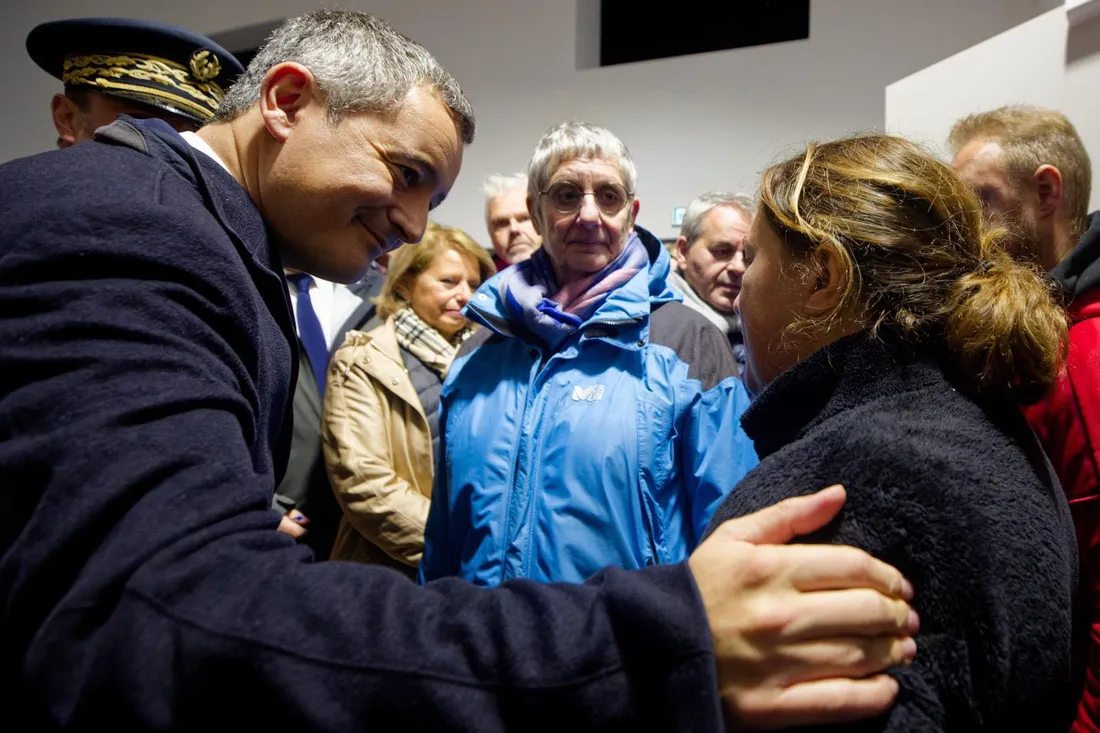 Gérald Darmanin (à g.) est venu saluer le travail de la maire de Saint-Etienne-au-Mont (au centre)
