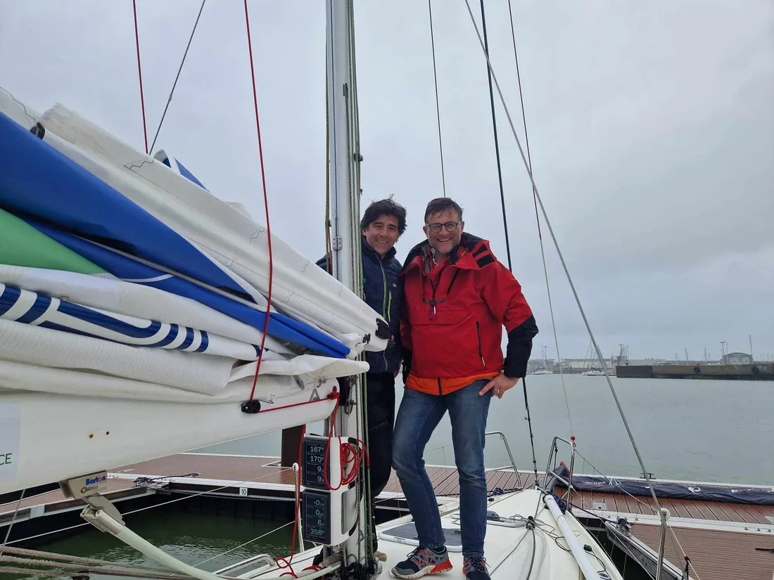 Rémy (à gauche) et Alexandre (à droite) sur leur Sleep Sailing Lab