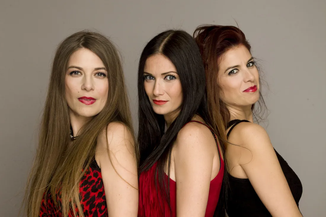 Sur scène notamment les sœurs de Las Ketchup avec leur tube Aserejé 