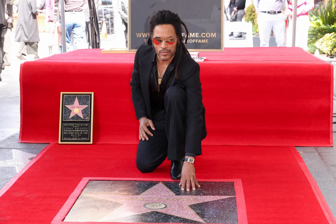 Lenny Kravitz devant son étoile