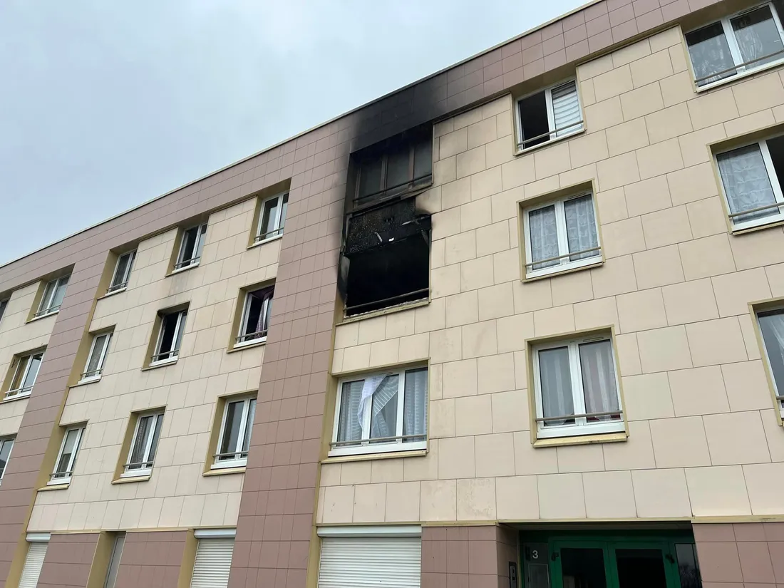 Le feu a ravagé un appartement du 2e étage de la résidence Normandie à Longuenesse