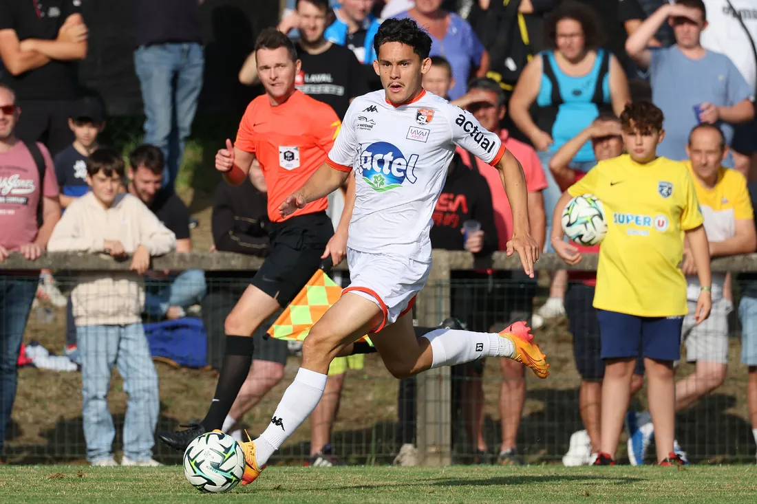 Aymeric Faurand-Tournaire a signé son premier contrat professionnel.
