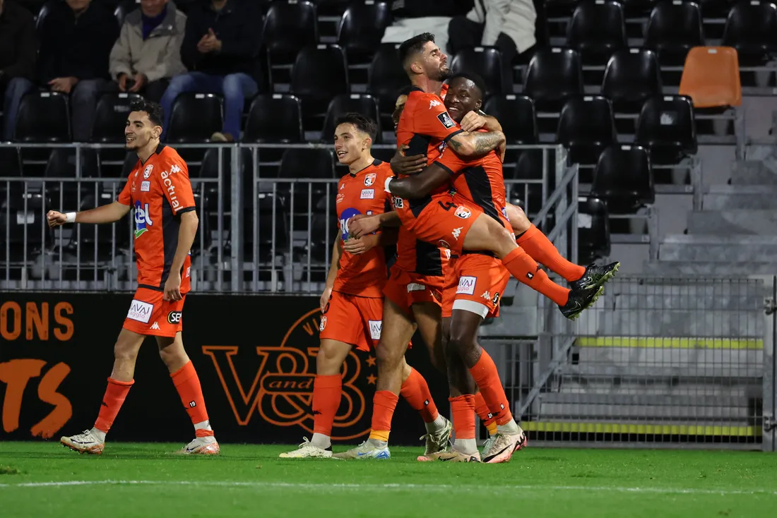 Les joueurs du Stade lavallois ont leur destin en main dans la course aux playoffs de Ligue 2.