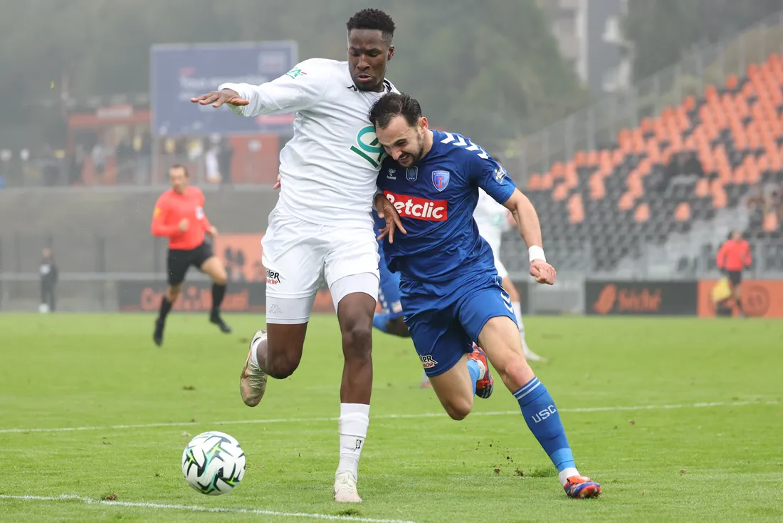 Mamadou Camara, ici à la lutte avec Baptiste Etcheverria, a marqué le premier but de la rencontre.