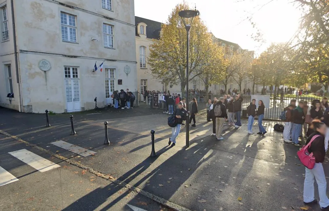 Le lycée Victor-Hugo, à Château-Gontier.