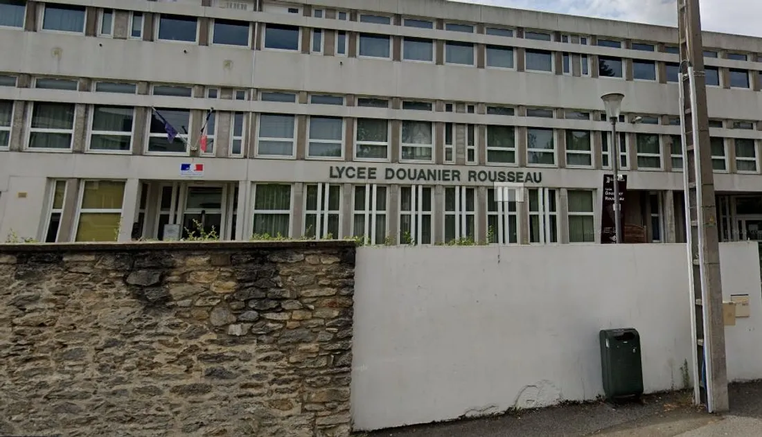 Une bombe artisanale a explosé au lycée Douanier-Rousseau.