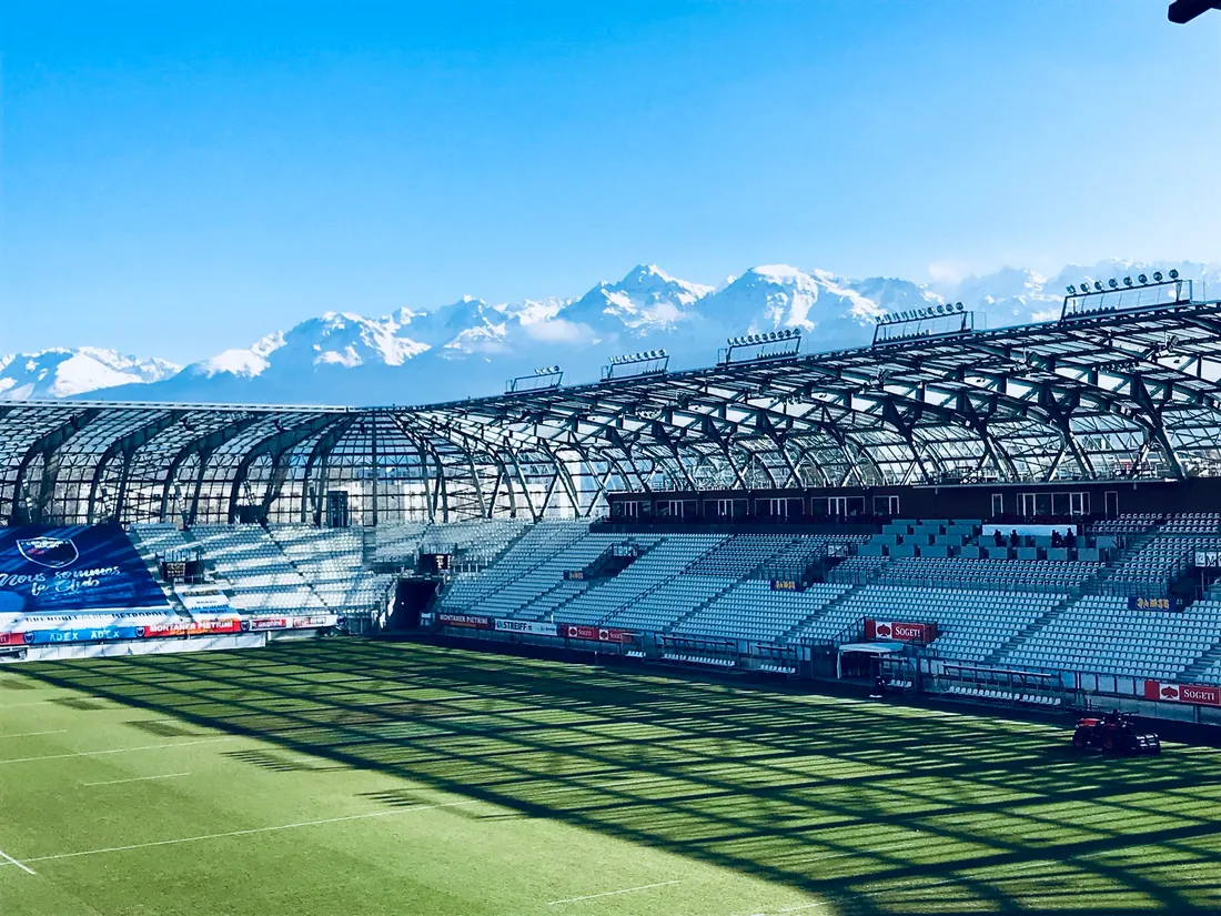 Le stade des Alpes avant Grenoble - Laval.