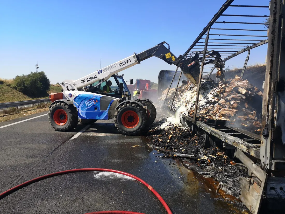 Un camion était en feu ce matin sur l'A81.