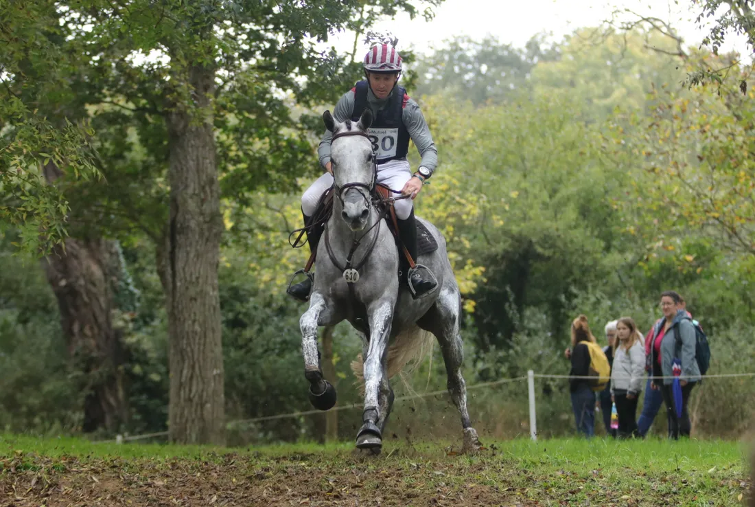 Thomas Carlile est remonté au classement après le cross et avant le saut d'obstacles.