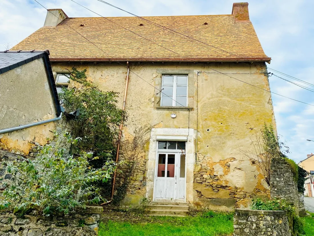 L’ancienne bâtisse du 17e siècle va devenir la maison commune à La Bazouge-de-Chémeré.