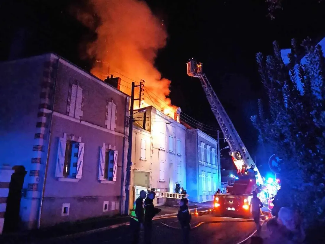 Incendie pompiers Segré rue Denis Papin immeuble échelle_17 11 23_DR