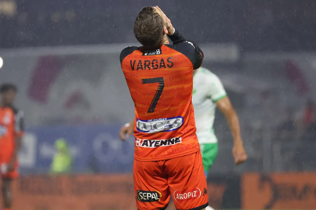 La déception de Thibaut Vargas après la défaite face à Saint-Etienne.