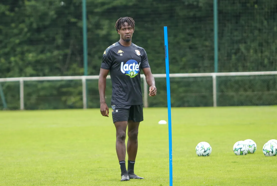 Peter Ouaneh souffre d'une rupture totale du tendon rotulien.