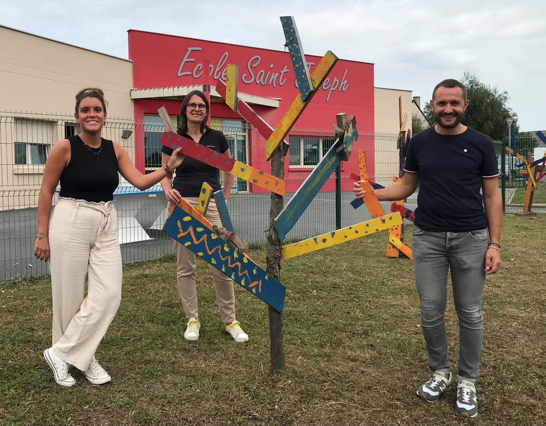 Ce projet comporte trois zones d'action : la micro-forêt, la place du village et la façade jardin. 