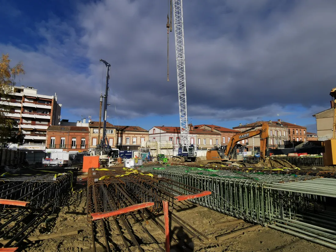 Les ouvriers en train de travailler sur le chantier de la station de Bonnefoy