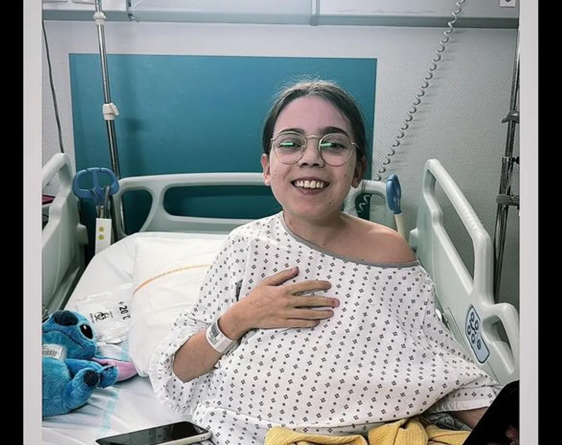 Paola, tout sourire, à la sortie de son opération. 