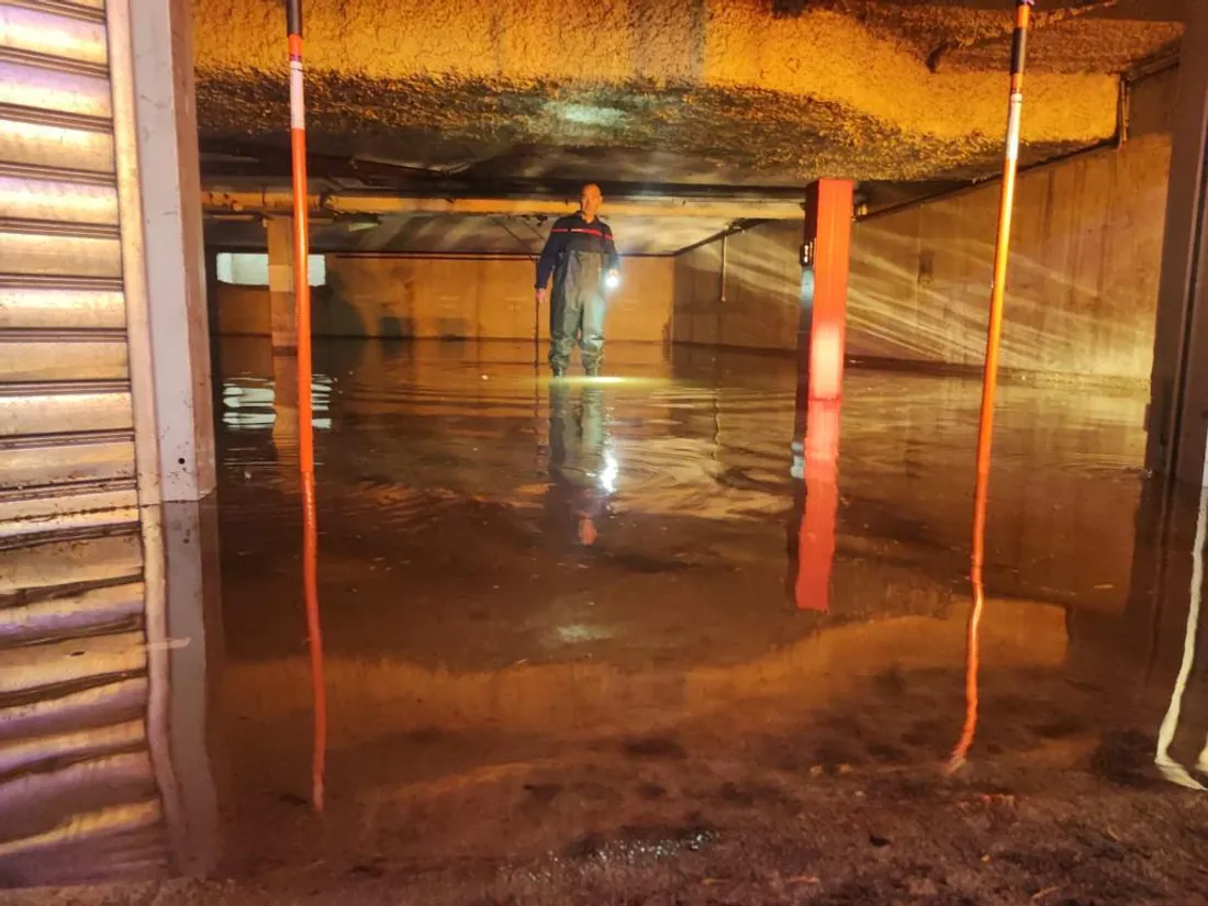 Parking inondé. 
