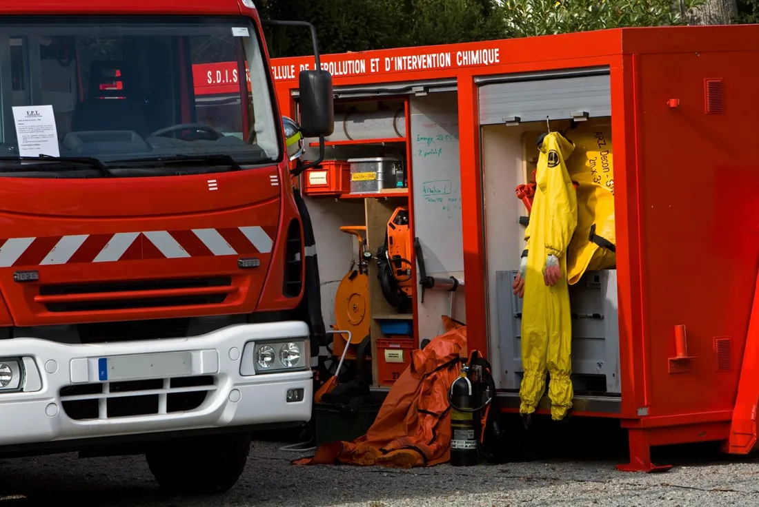 Des pompiers spécialistes en risques chimiques sont mobilisés