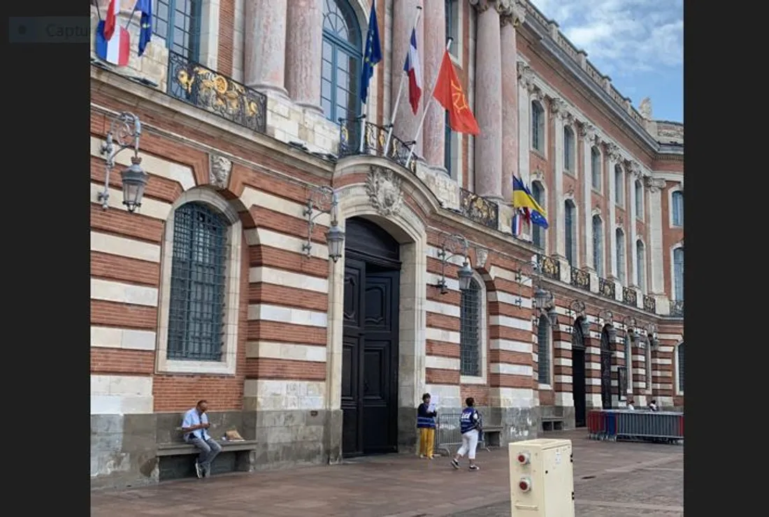 Le lieu des faits, place du Capitole