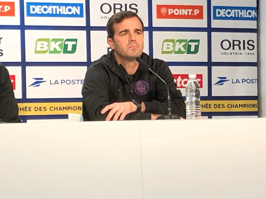 Carles Martinez Novell, entraîneur du TéFéCé