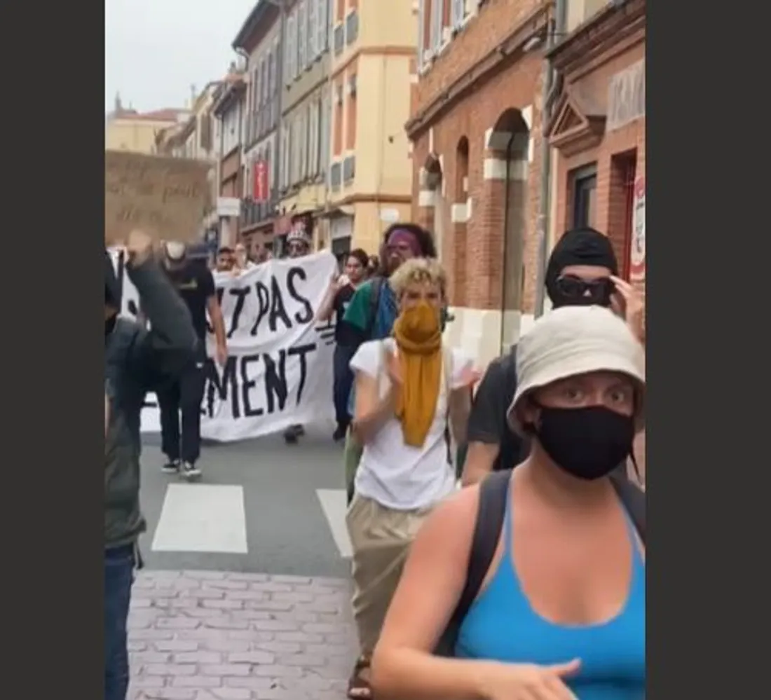 Manifestation sauvage en soutien au Soulèvements de la Terre ce mercredi soir quartier St Aubin