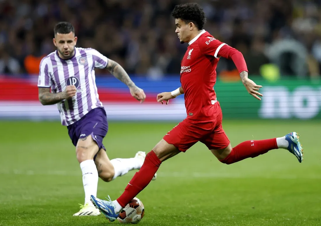 Luis Diaz tente de remettre Liverpool dans le droit chemin. 