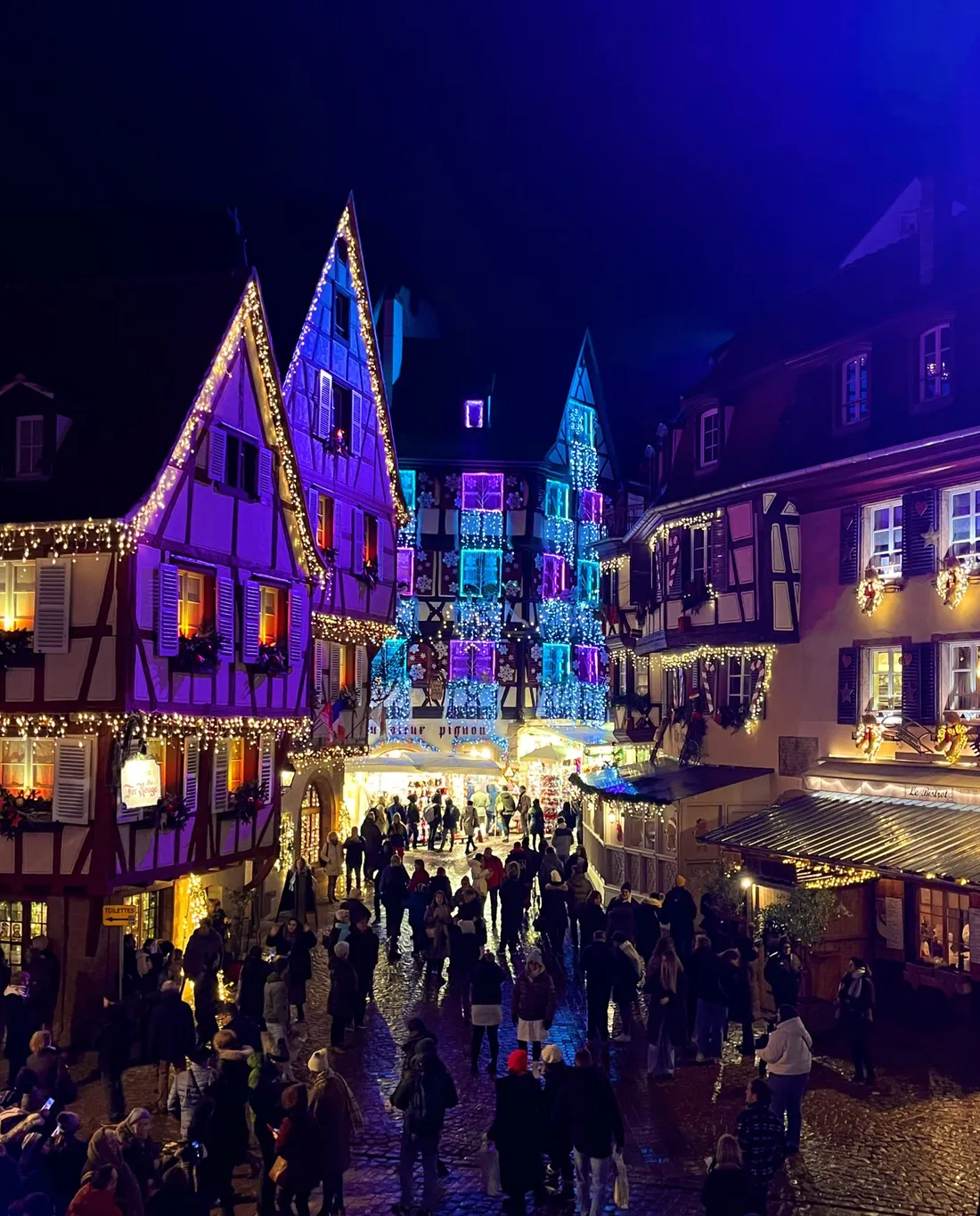 Retrouvez de nombreux marchés de Noël en Alsace ouverts après les fêtes. 