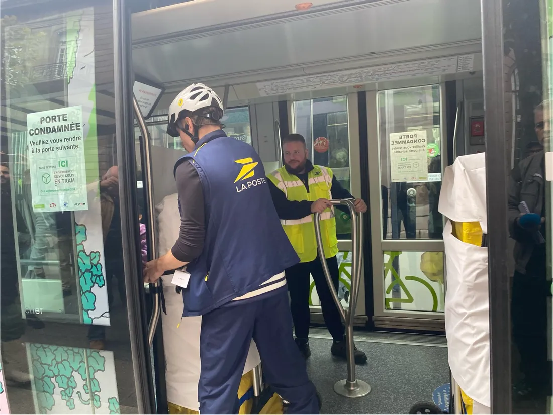 Les colis doivent être enlevés du tram en 30 secondes chrono !