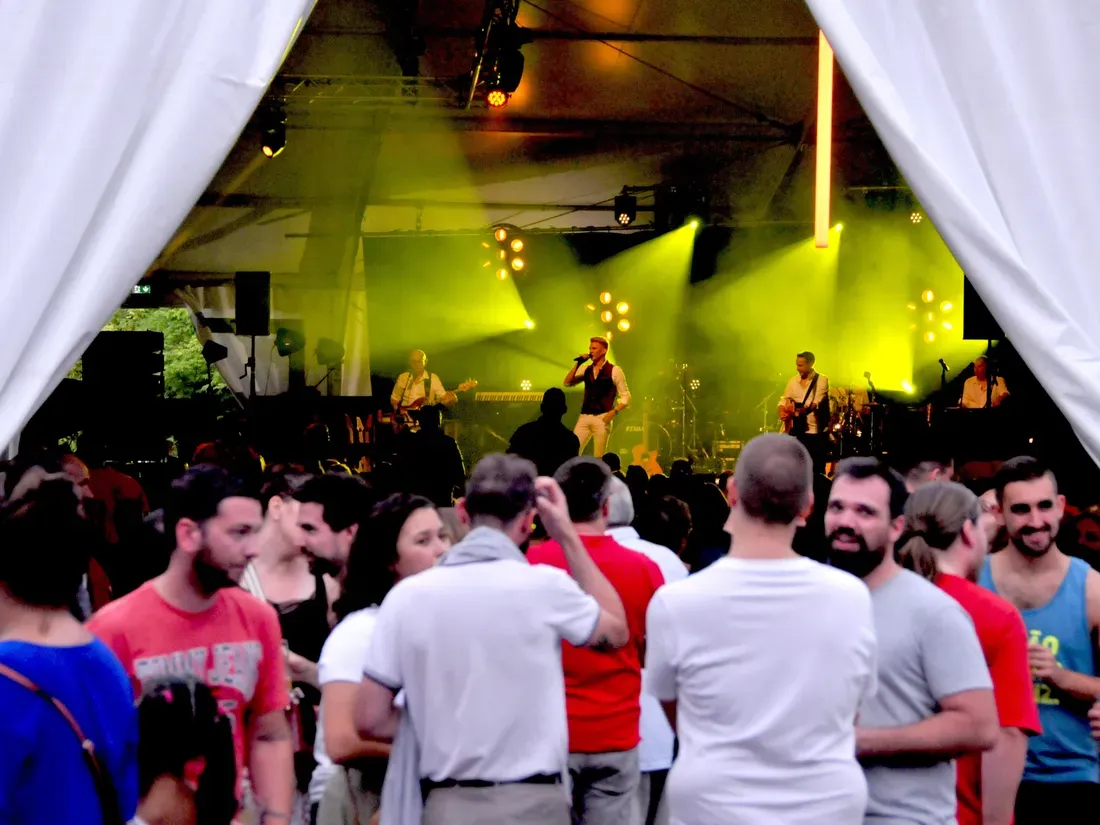 Concert lors de la fête de la bière en 2022, place Alfred-Muller