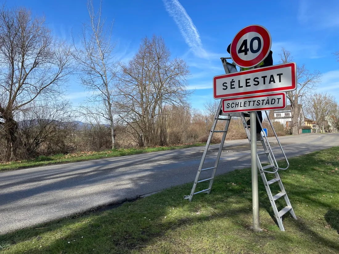 Les panneaux "40km/h" sont en train d'être installés aux entrées de Sélestat