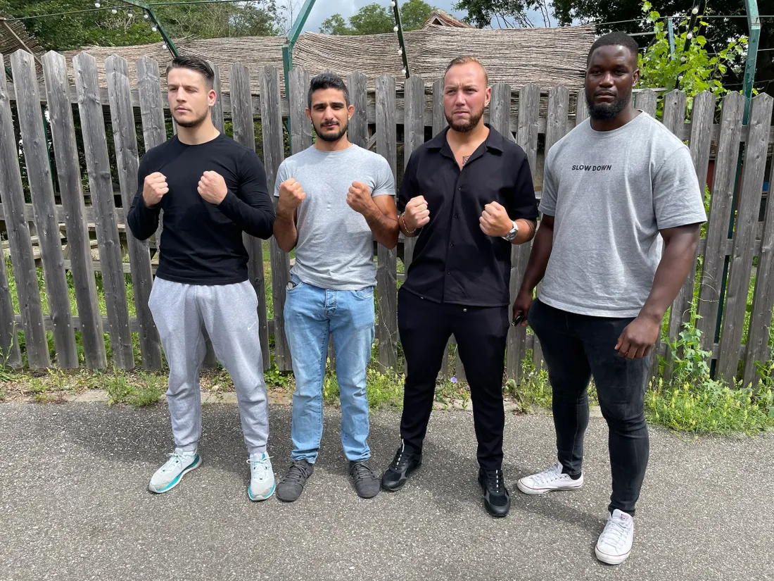 Les 4 Alsaciens de l'Hexagone MMA à Colmar, dont Paul-Emmanuel Gnaze (à droite) pour le main event