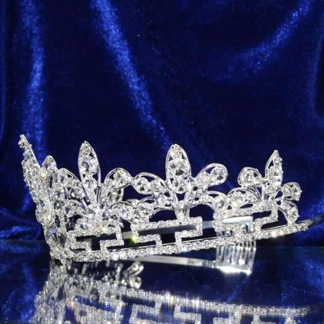 Qui veut la couronne de Miss ou Mister Inutile ?