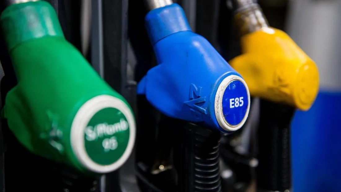 Le bioéthanol E85 est affiché entre 0,70 et 1 euro par litre.