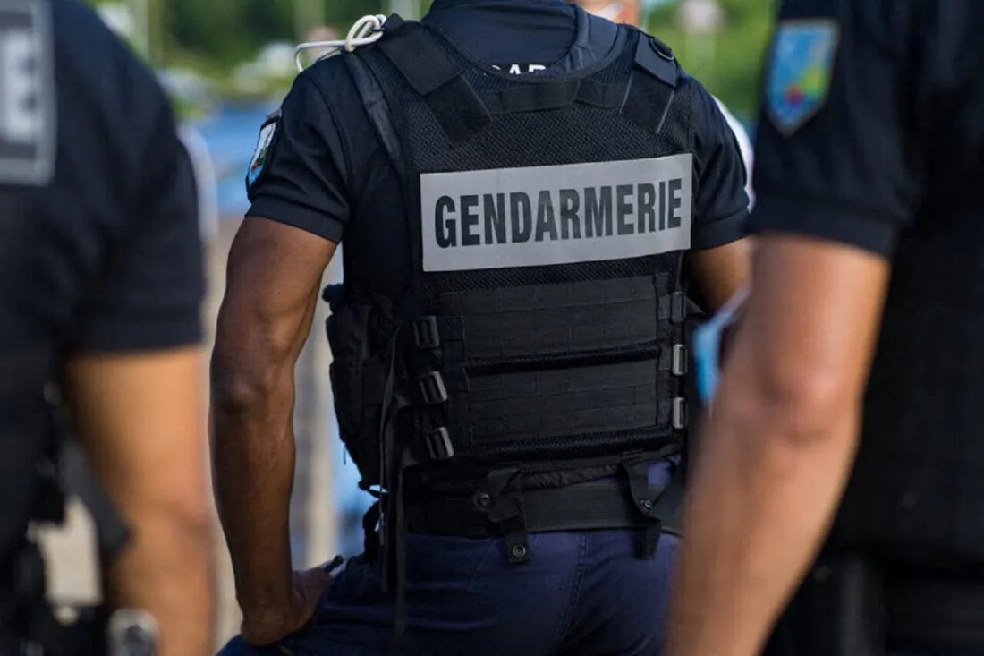 2.000 postes de gendarmes d'ici 2027.