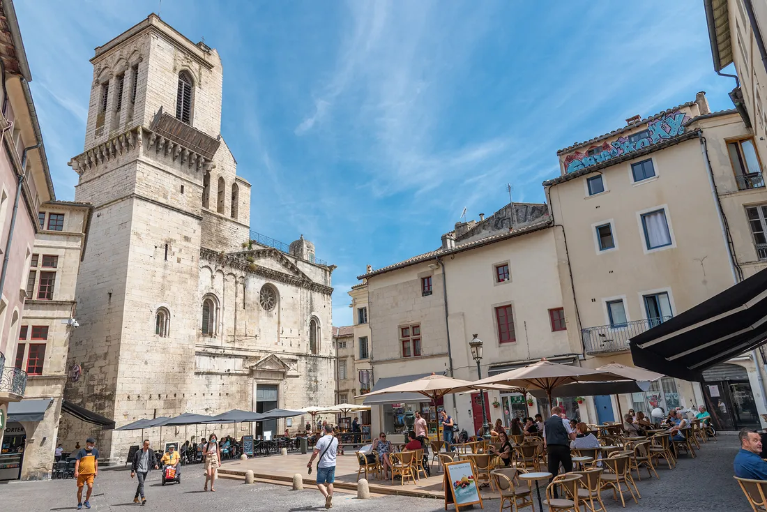 La place aux herbes à Nîmes