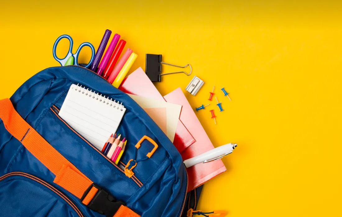 Seuls le cartable et la trousse restent à charge des familles