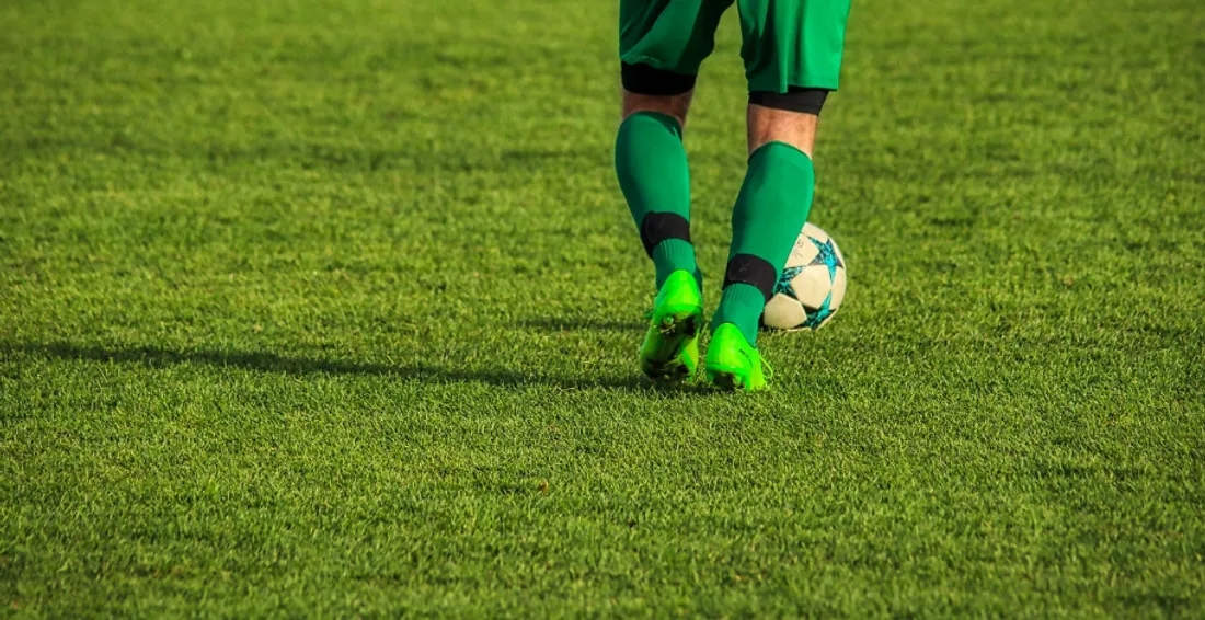 Les terrains de foot et rugby en gazon impraticables dans l'Amiénois