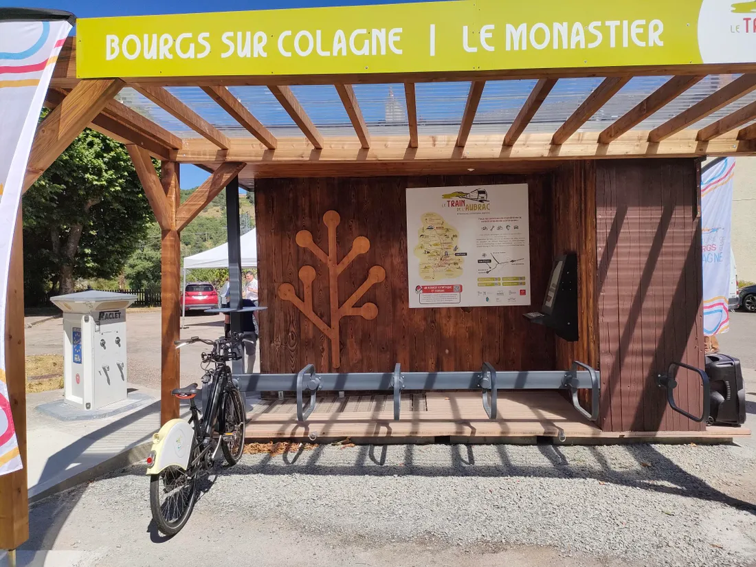 Des aménagements pour les vélos au Monastier (Lozère).