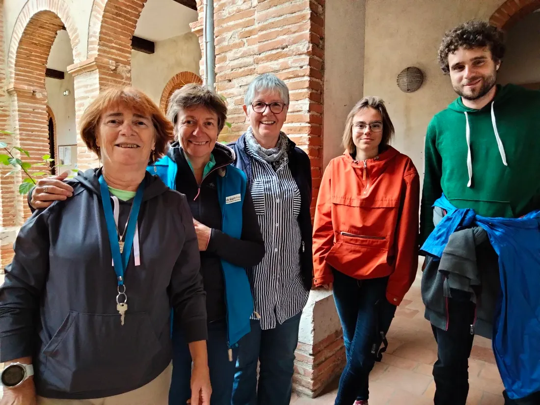 Pèlerins et bénévoles dans l'Ancien Carmel de Moissac