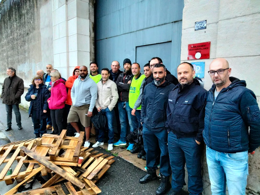 Les surveillants et personnels de la Maison d'arrêt Beausoleil de Montauban