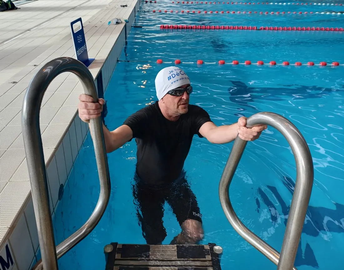 Alain Alibert lors d'une démonstration de la nage "DéCéPé" à la piscine Ingréo de Montauban.
