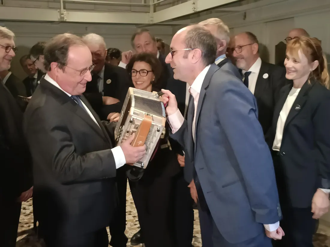 François Hollande lors de l'inauguration de la cité de l'accordéon et des patrimoines