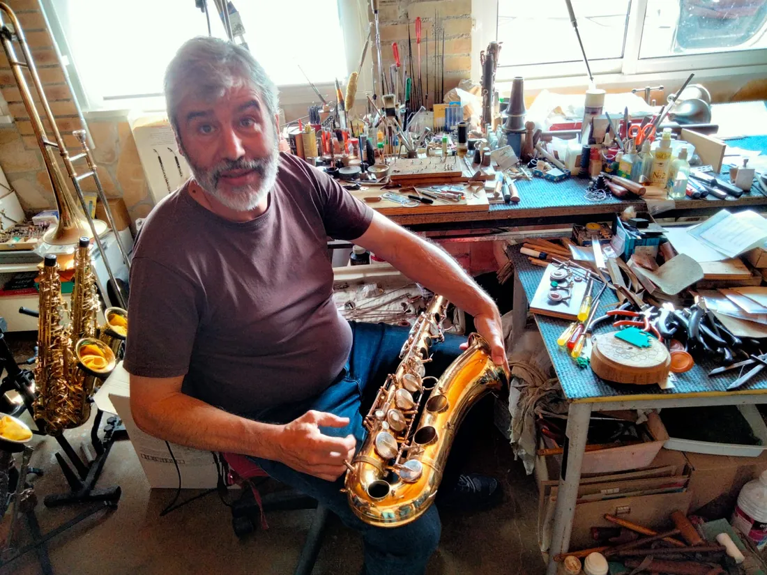 Emmanuel Saraïva, réparateur d'instrument à vent et créateur d'outils