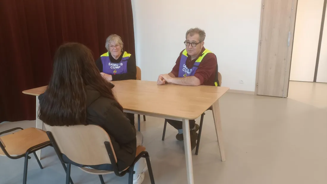 Deux volontaires de la cellule d'urgence médico-psychologique mise en place à Brive.