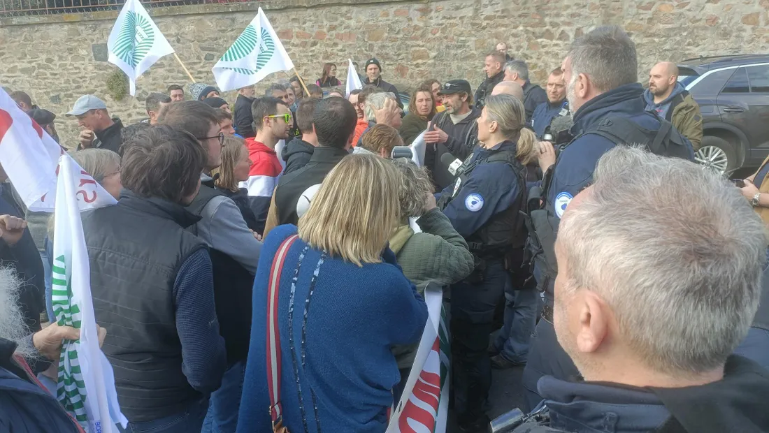 Manif loup Tulle 1