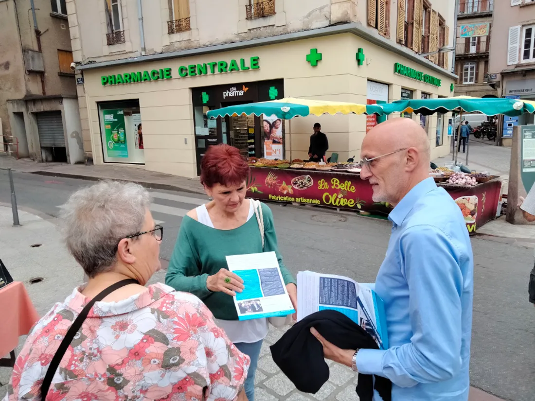 Stéphane Mazars sur le marché de Rodez