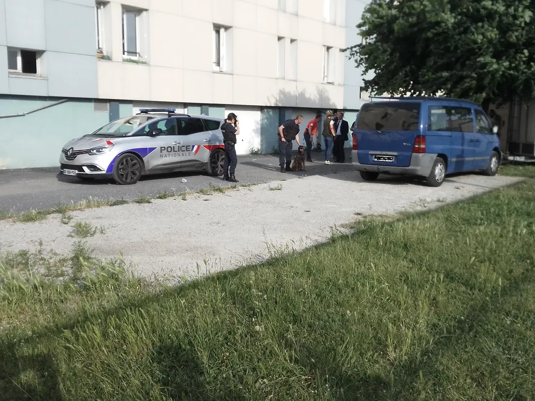 Contrôle de la Police Nationale sur un point de deal dans le quartier de Gaubre, à Brive.