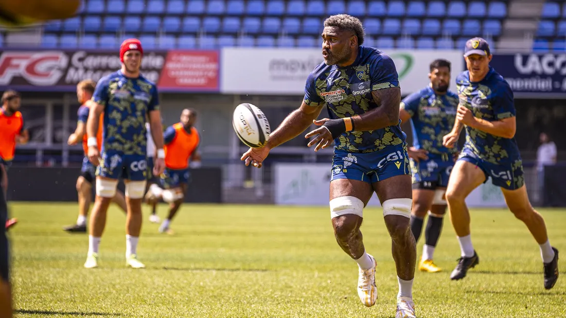 Les joueurs de l'ASM à l'entraînement sur la pelouse du stade Marcel-Michelin à Clermont-Ferrand.