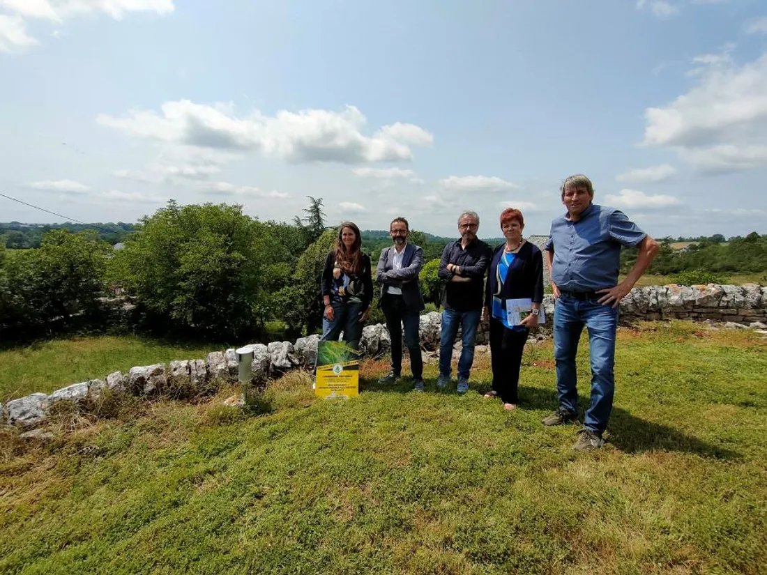 Le capteur, installé à Sébazac (Aveyron) permettra de mesurer le niveau de pollen.