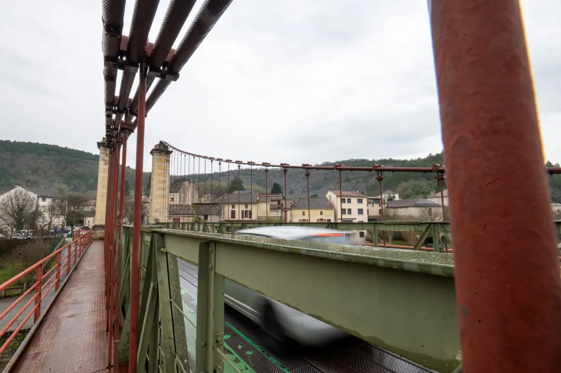 Le pont de Douelle (Lot)